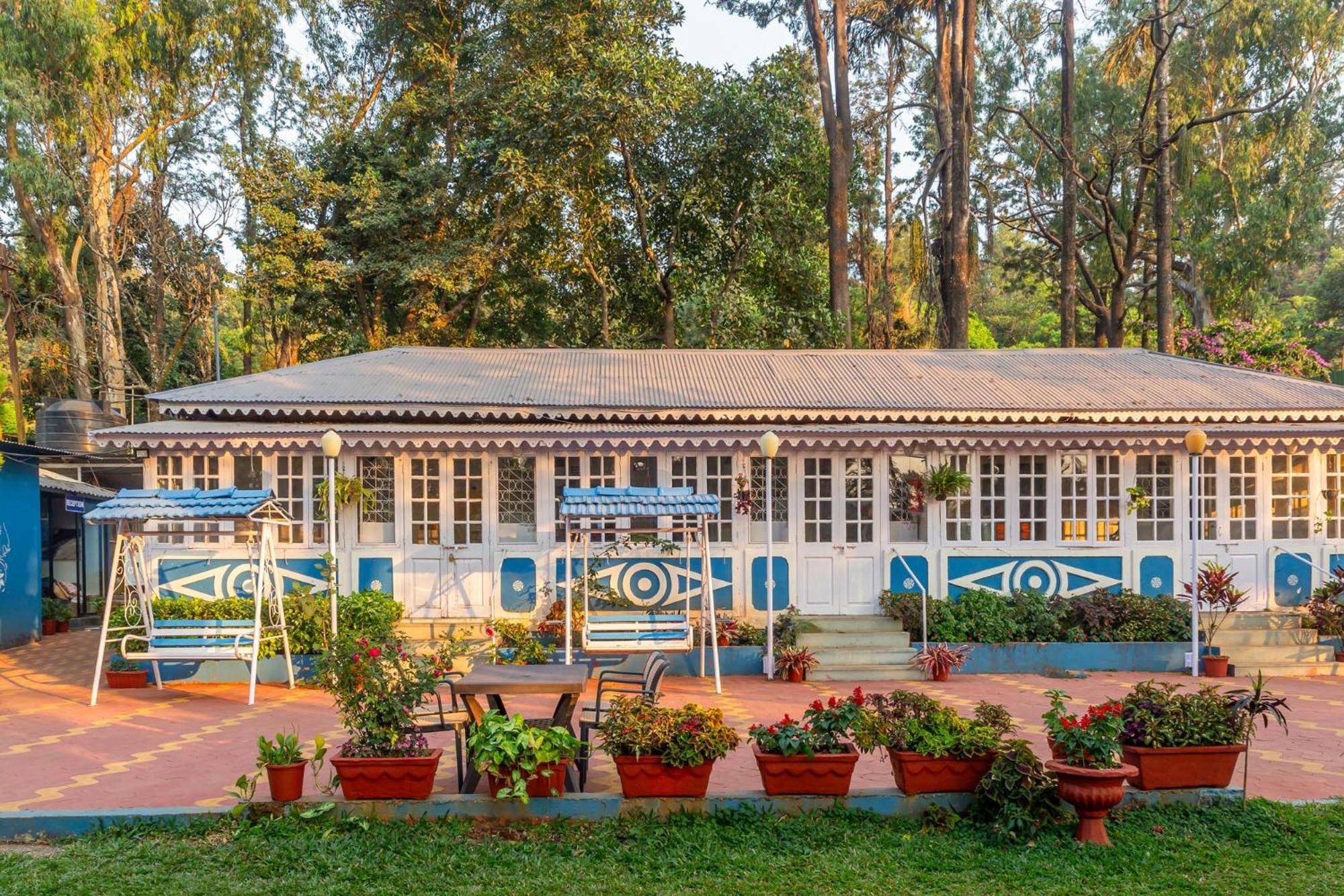 Il Palazzo Villas Panchgani Exteriör bild