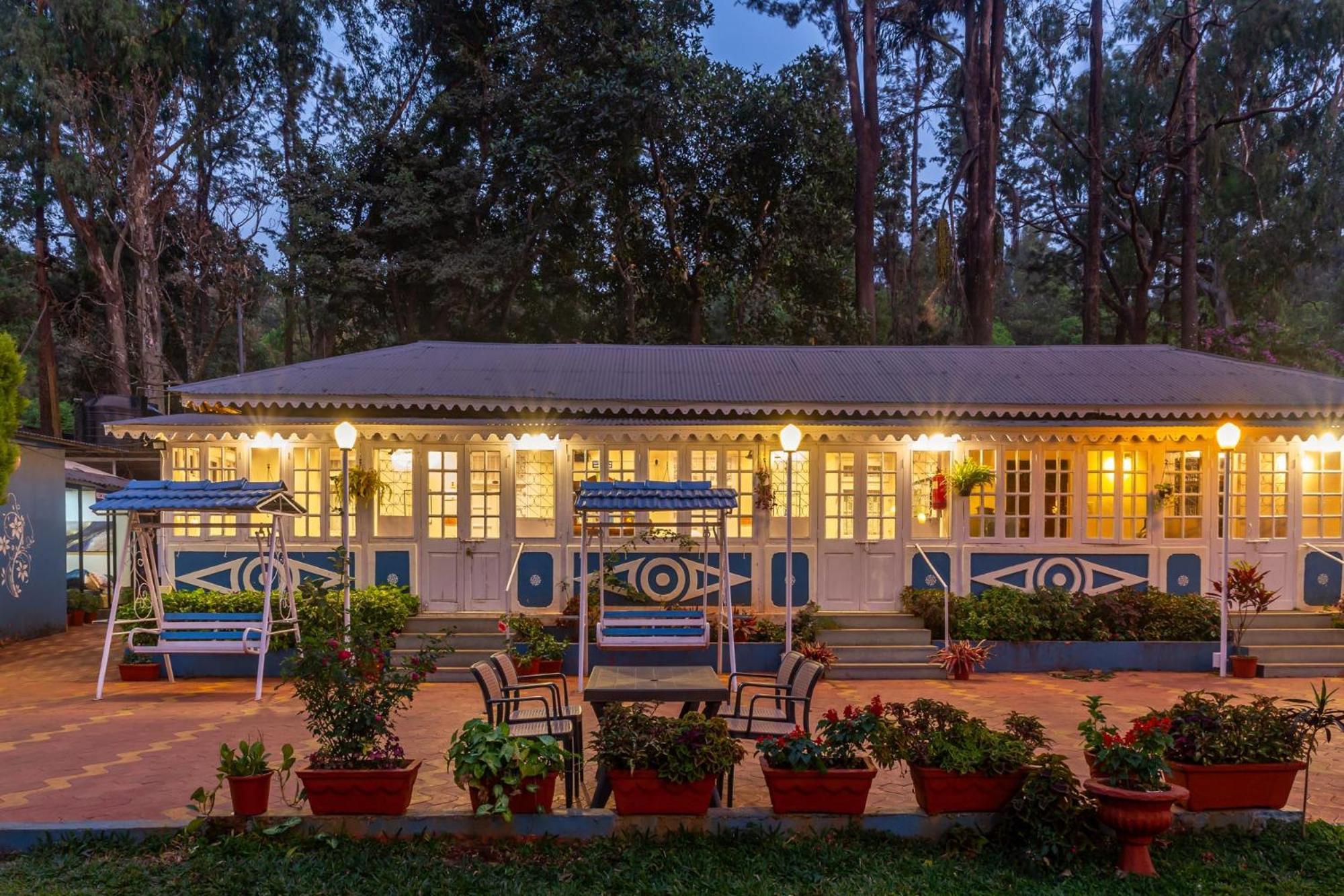 Il Palazzo Villas Panchgani Exteriör bild