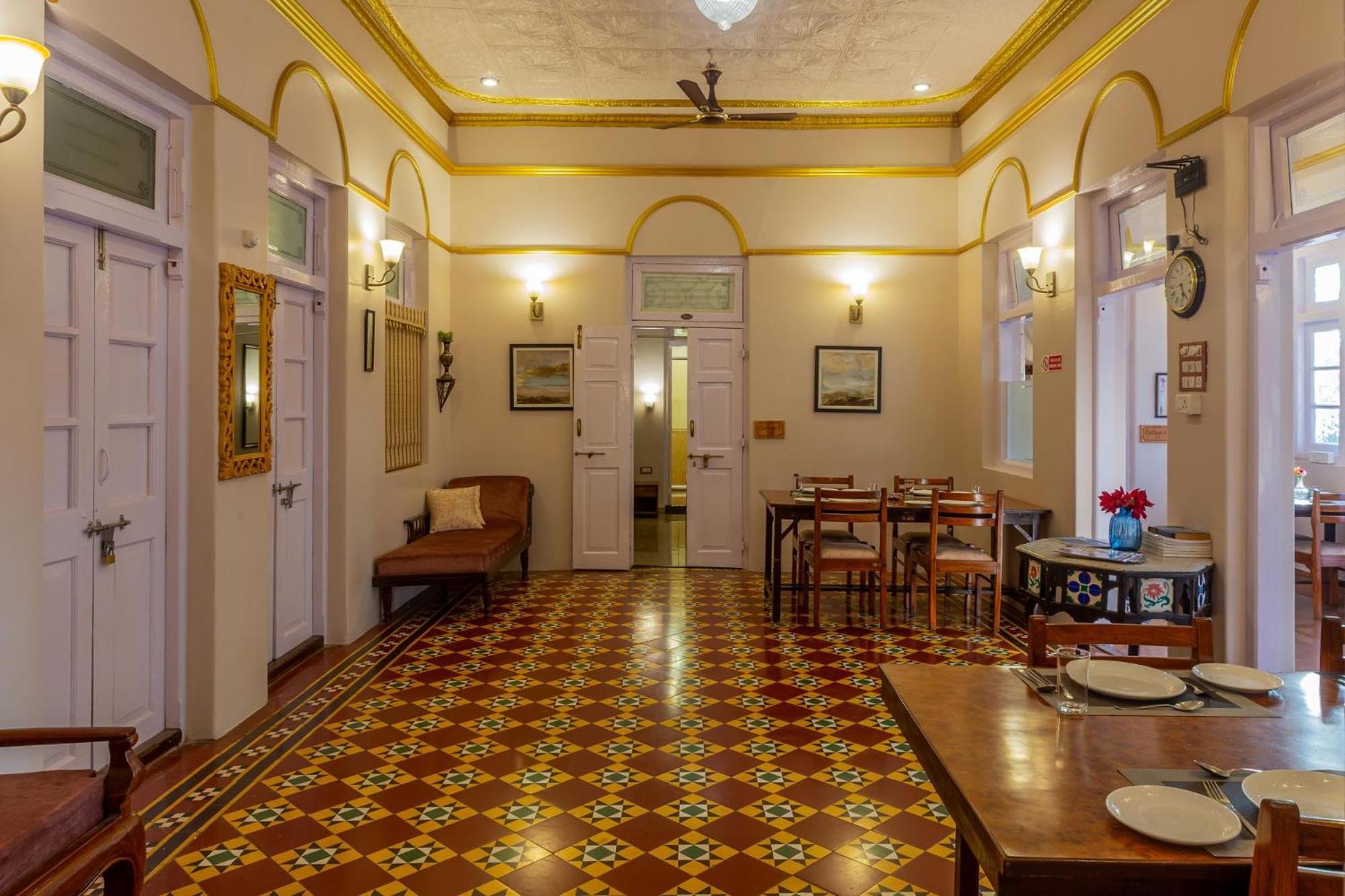 Il Palazzo Villas Panchgani Exteriör bild