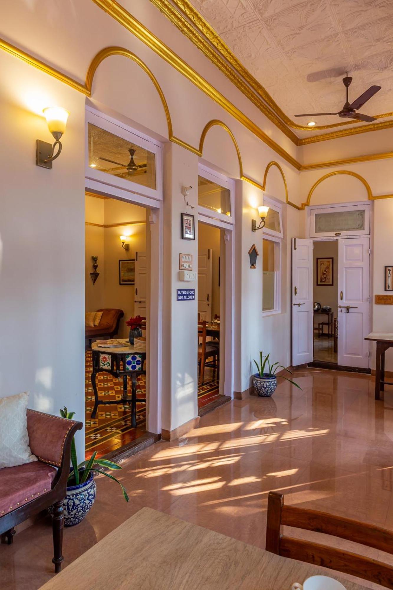 Il Palazzo Villas Panchgani Exteriör bild