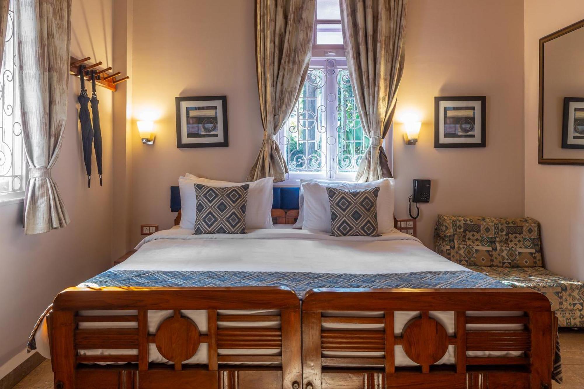 Il Palazzo Villas Panchgani Exteriör bild