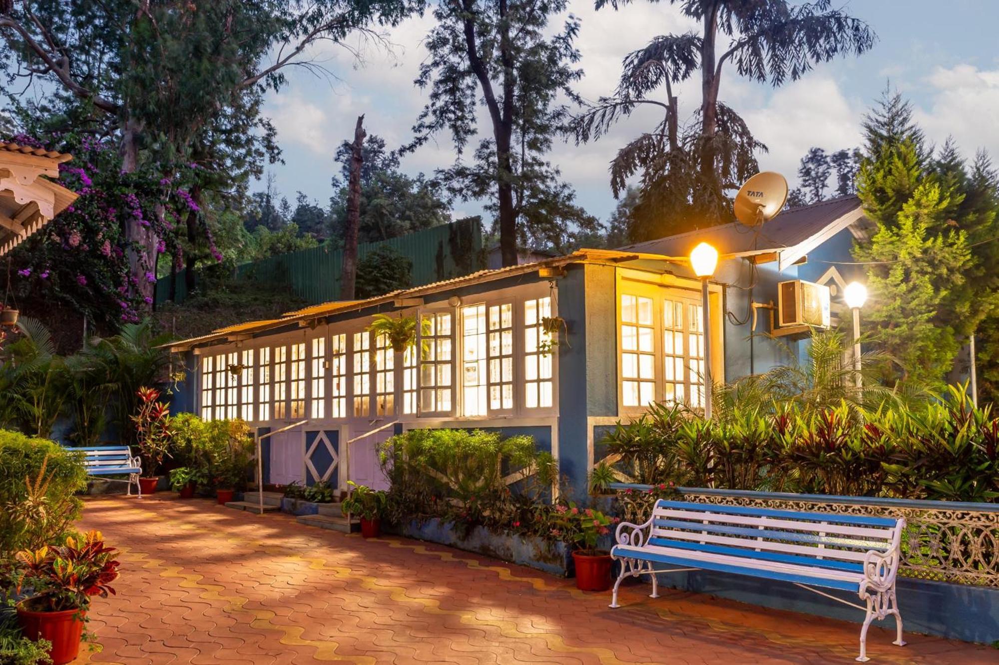 Il Palazzo Villas Panchgani Exteriör bild